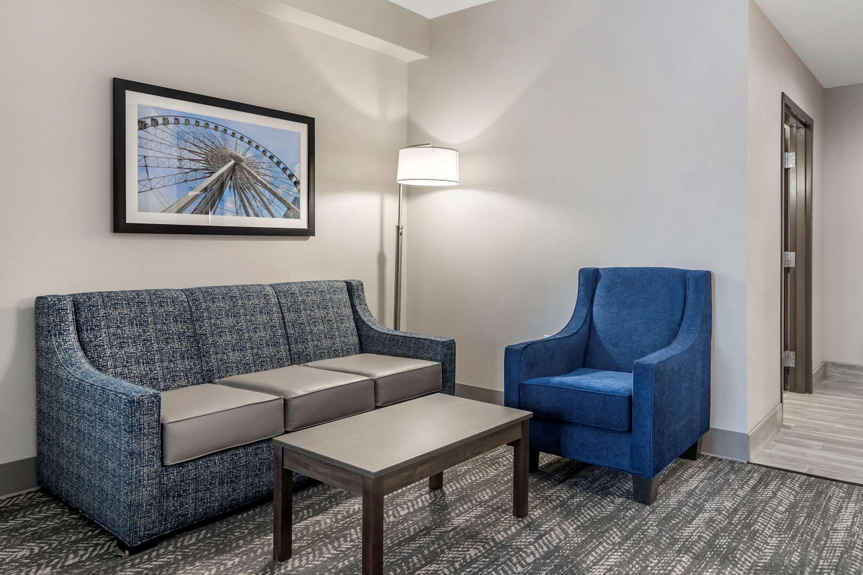 Comfort Suites Mcdonough Atlanta South Экстерьер фото