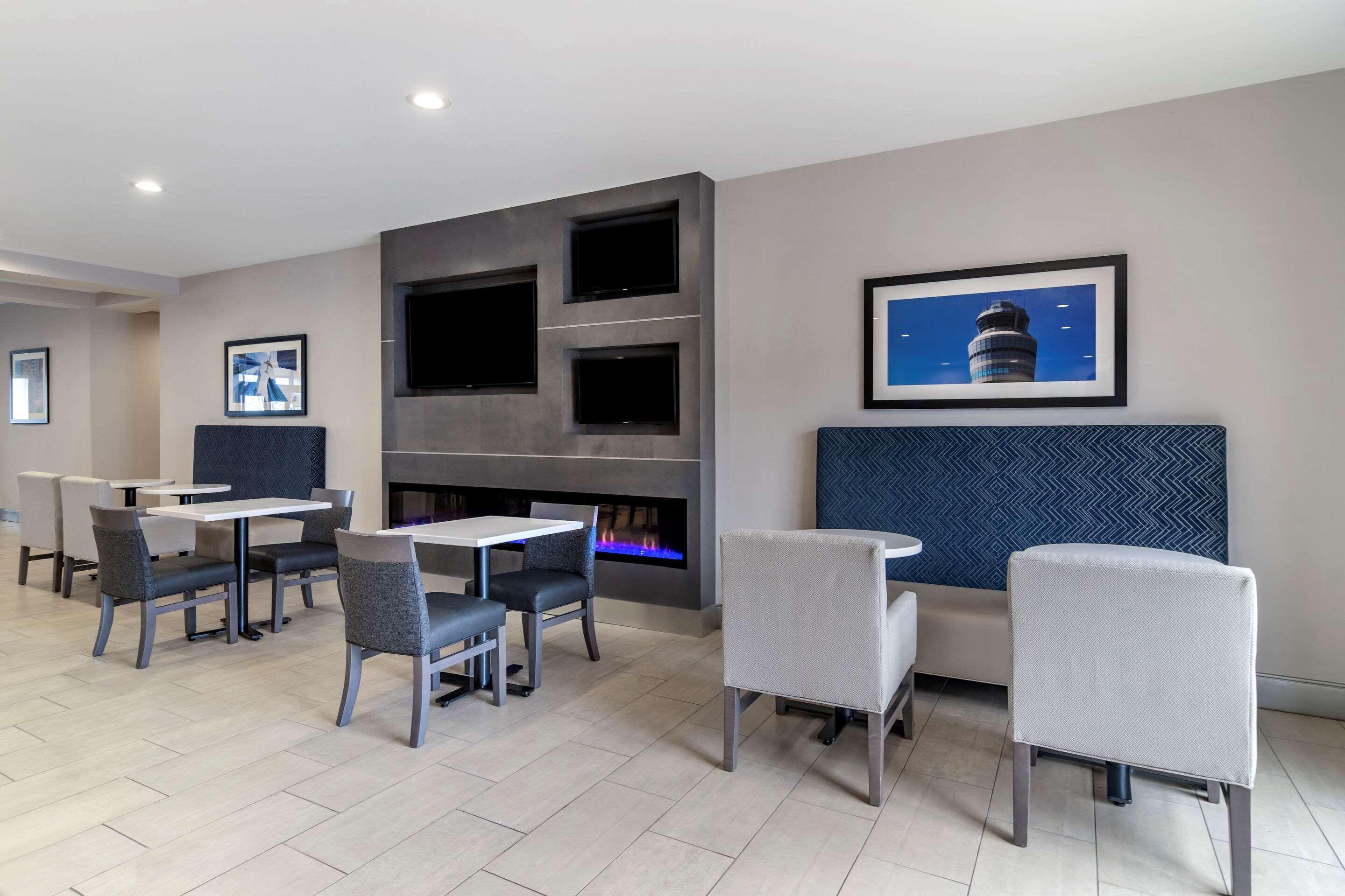 Comfort Suites Mcdonough Atlanta South Экстерьер фото